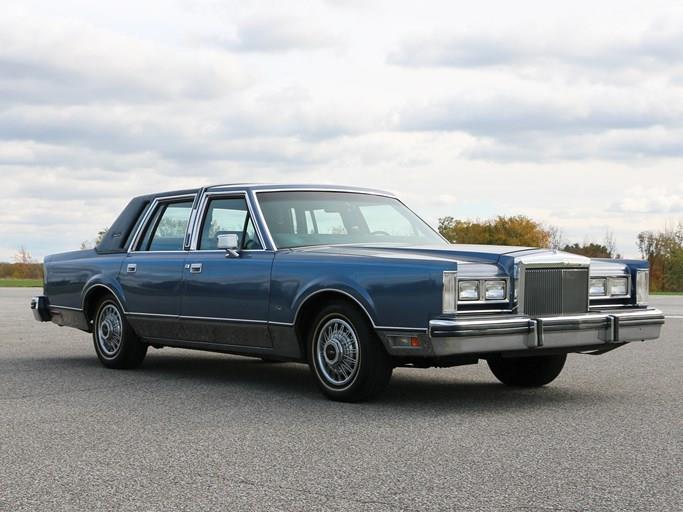 Lincoln town car 1